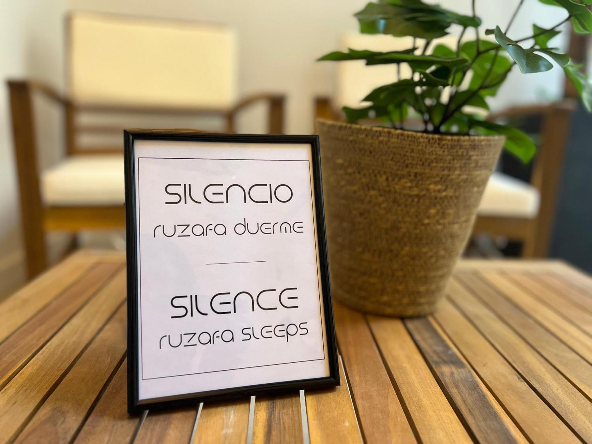 Hotel Nina Mala Walencja Zewnętrze zdjęcie