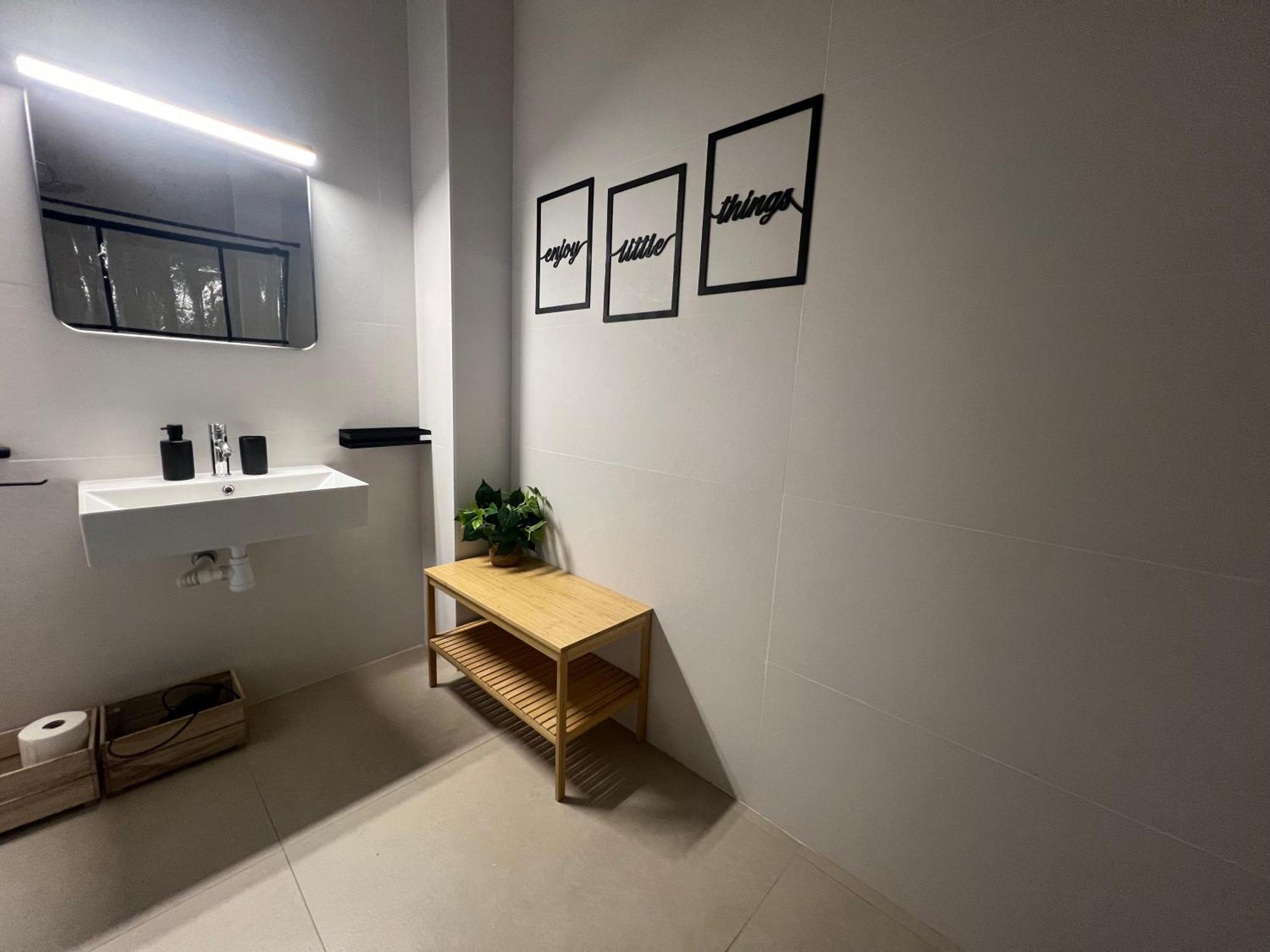Hotel Nina Mala Walencja Zewnętrze zdjęcie